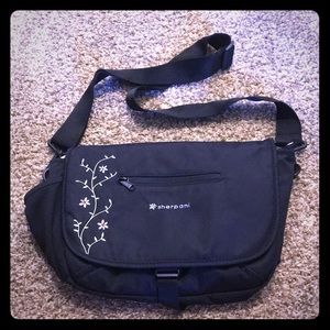 Sherpani crossbody messenger bag